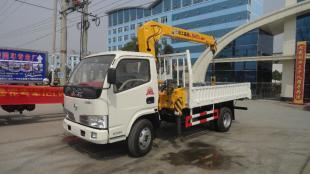江淮130馬力5噸隨車吊4.1米車廂 高效清障與運(yùn)輸?shù)碾p重利器